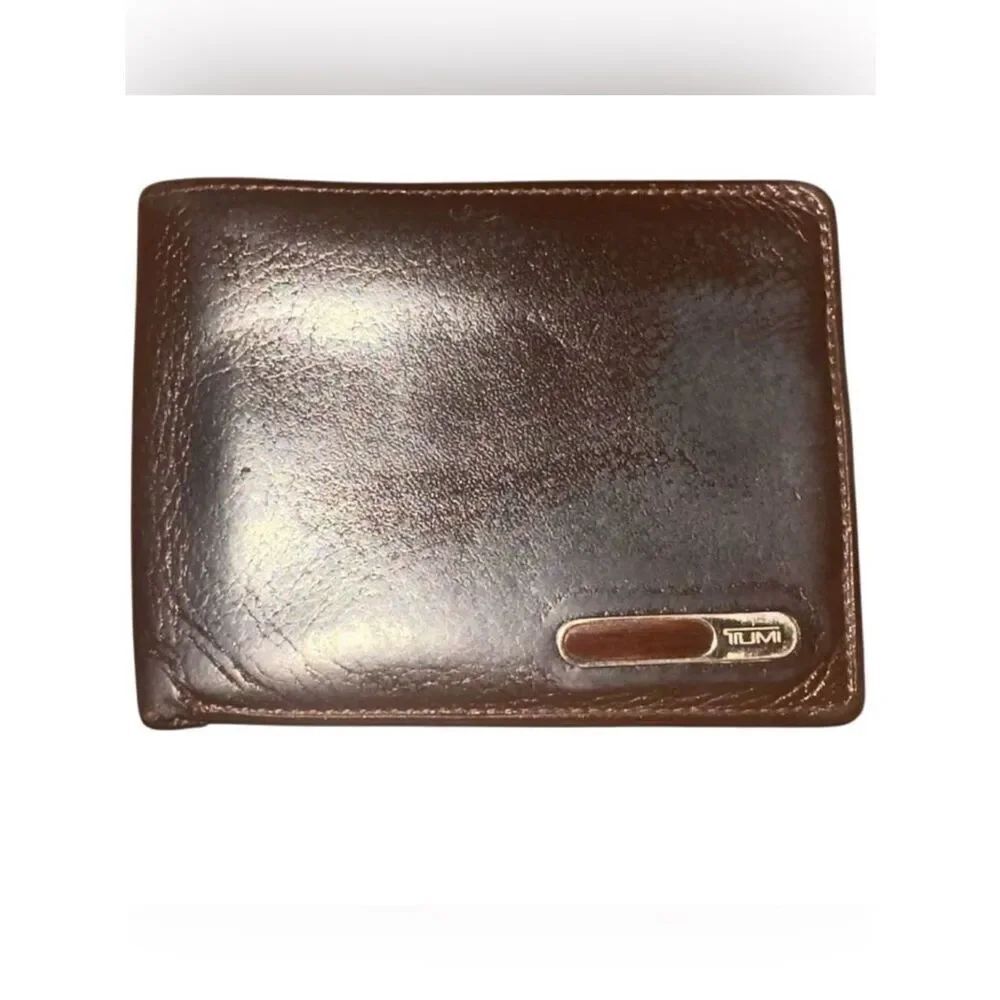 Tumi Men Wallet